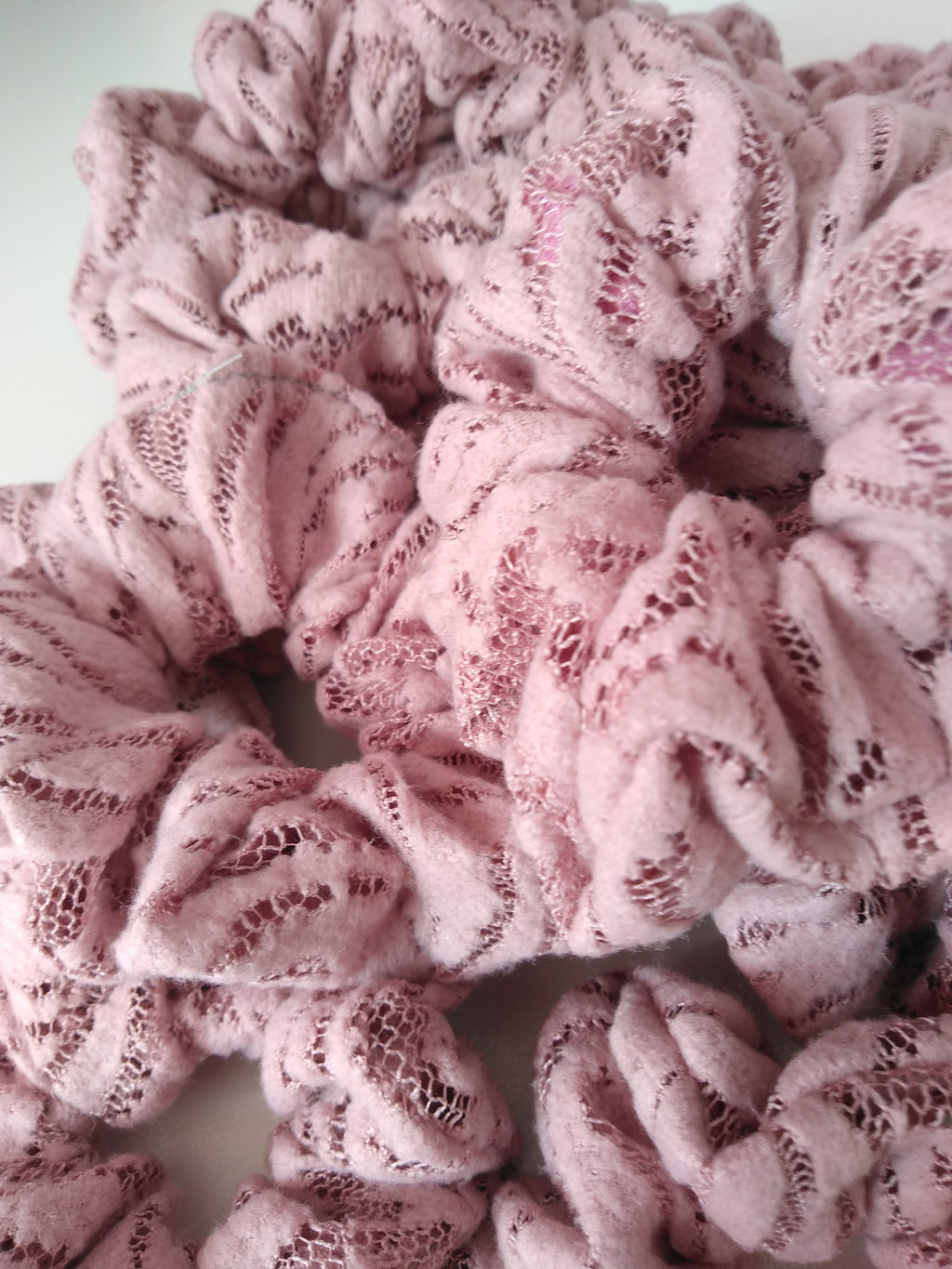 Schleifen-Scrunchie Rosa Spitze