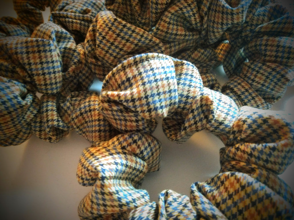 Scrunchie Beige kariert Wollstoff