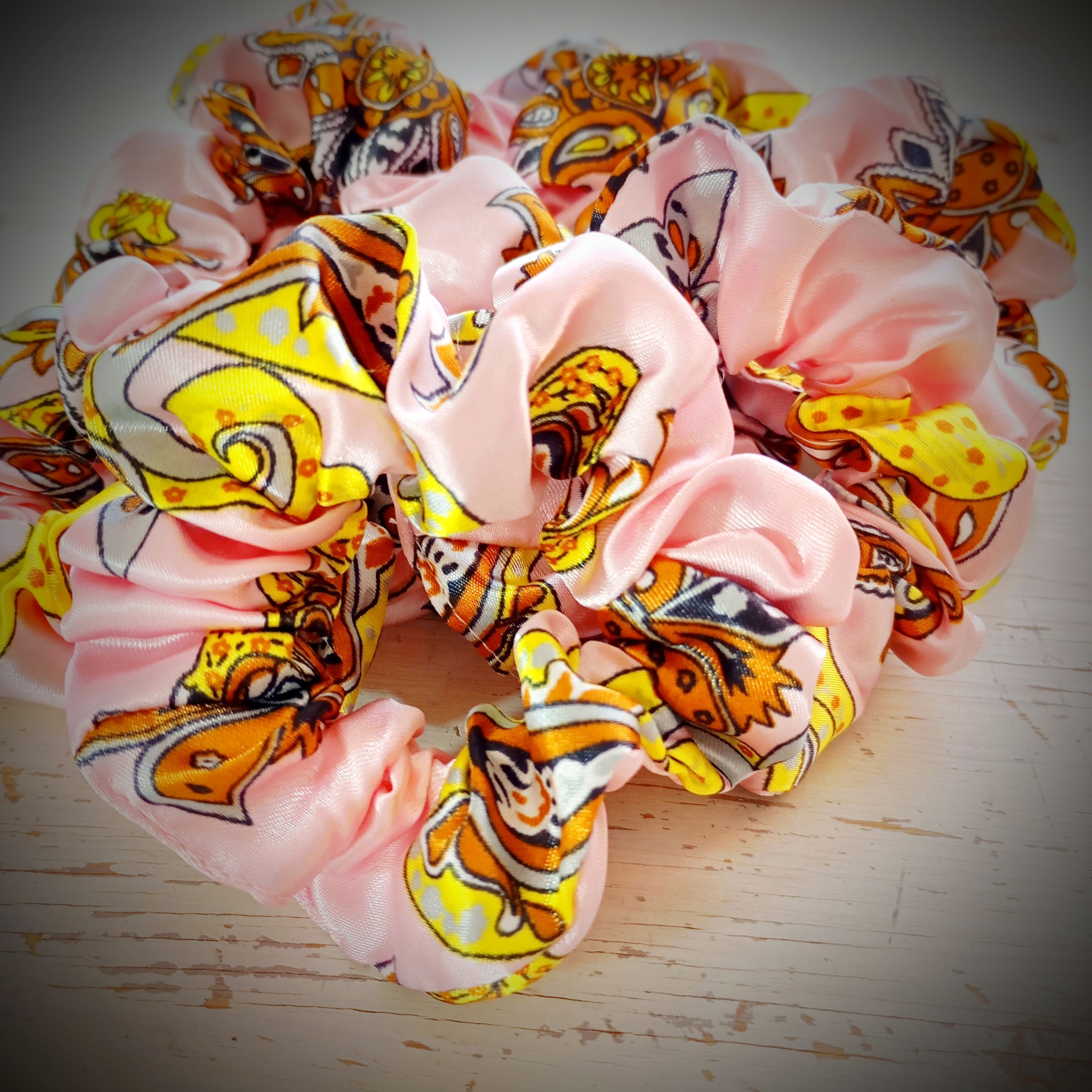 Scrunchie Rosa gemustert, Satin