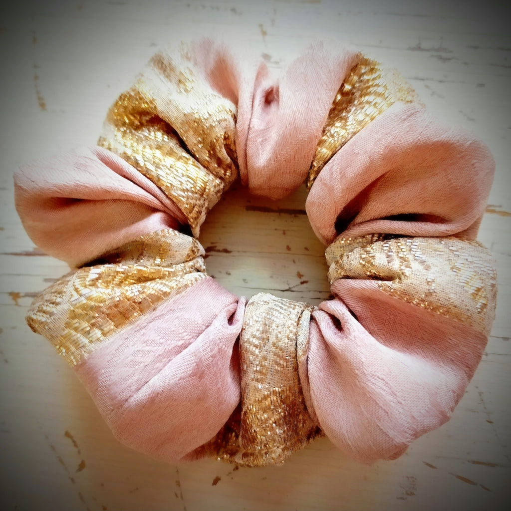 Scrunchie Rosa mit Gold gestreift