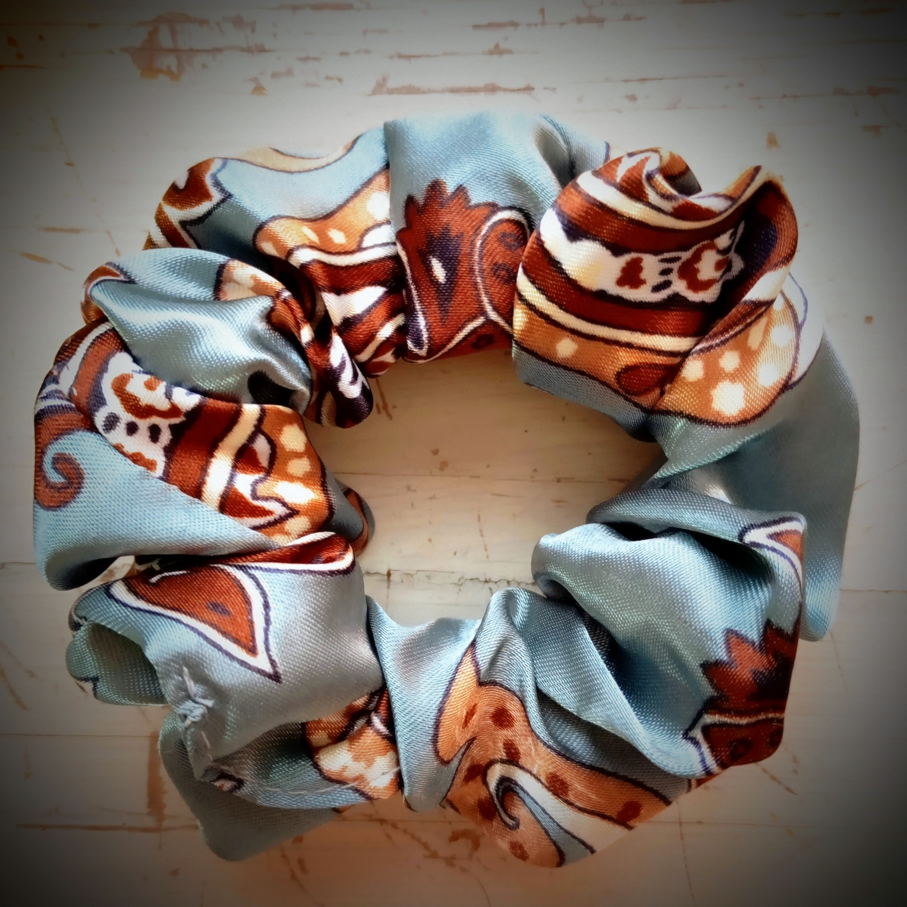 Scrunchie Grau gemustert Satin