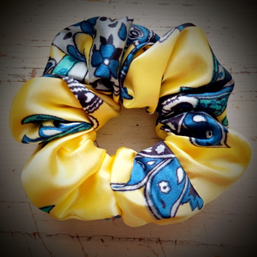 Scrunchie Gelb / Grünblau / Blau gemustert Satin