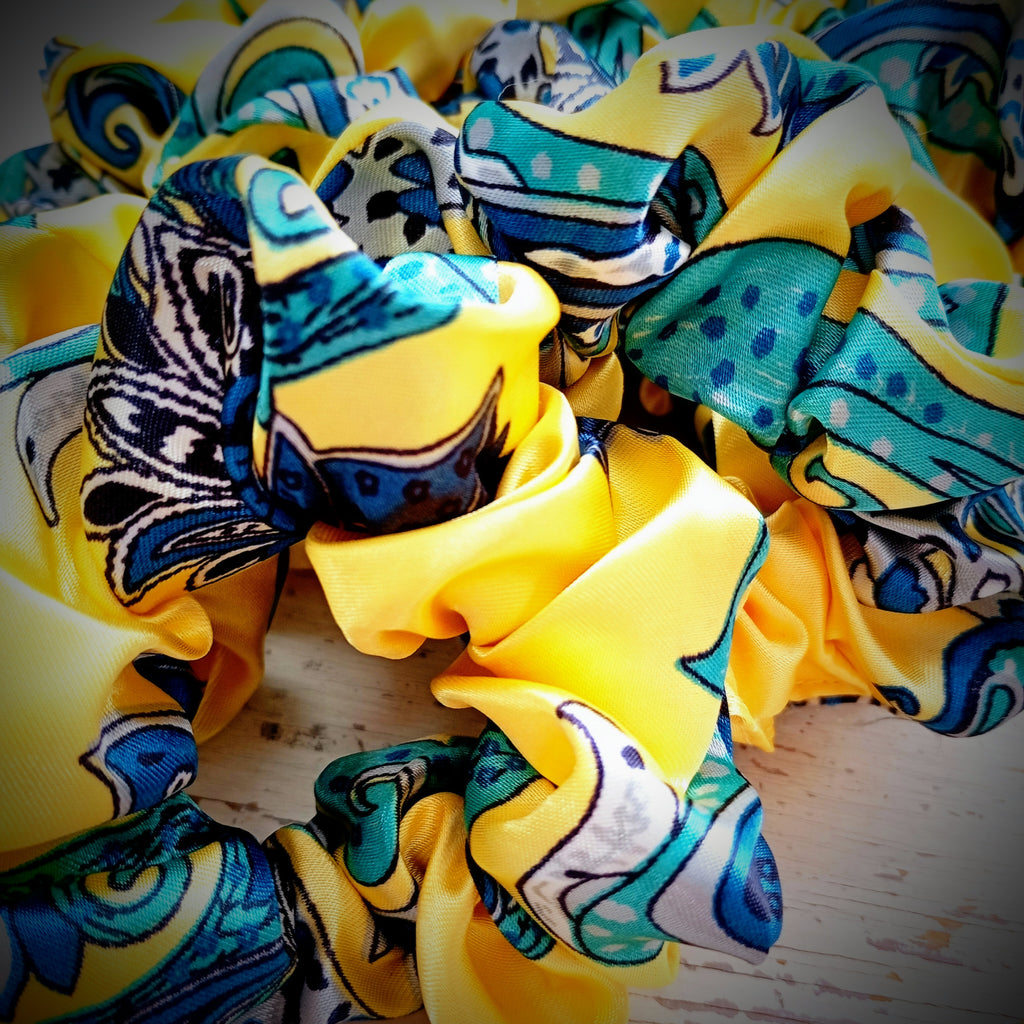 Scrunchie Gelb / Grünblau / Blau gemustert Satin