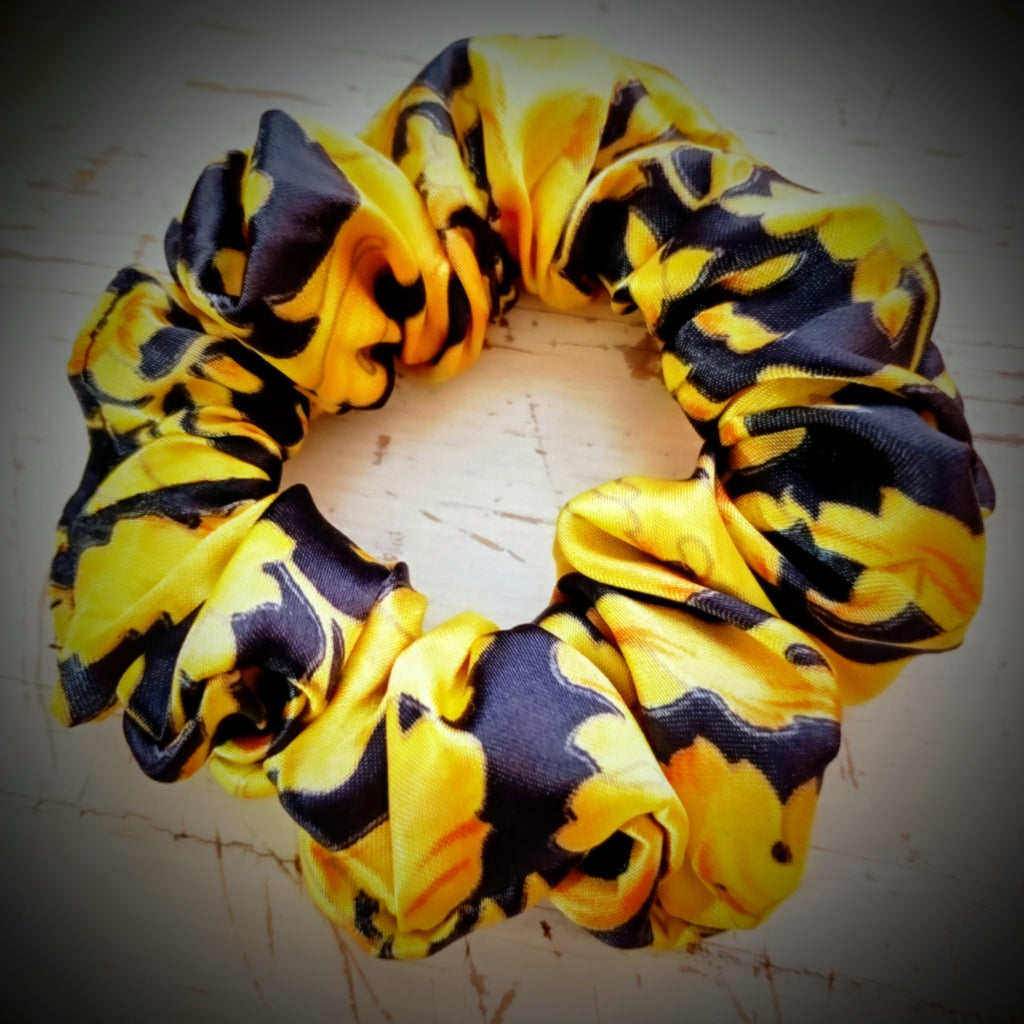 Scrunchie Schwarz / Gold-Gelb gemustert Satin