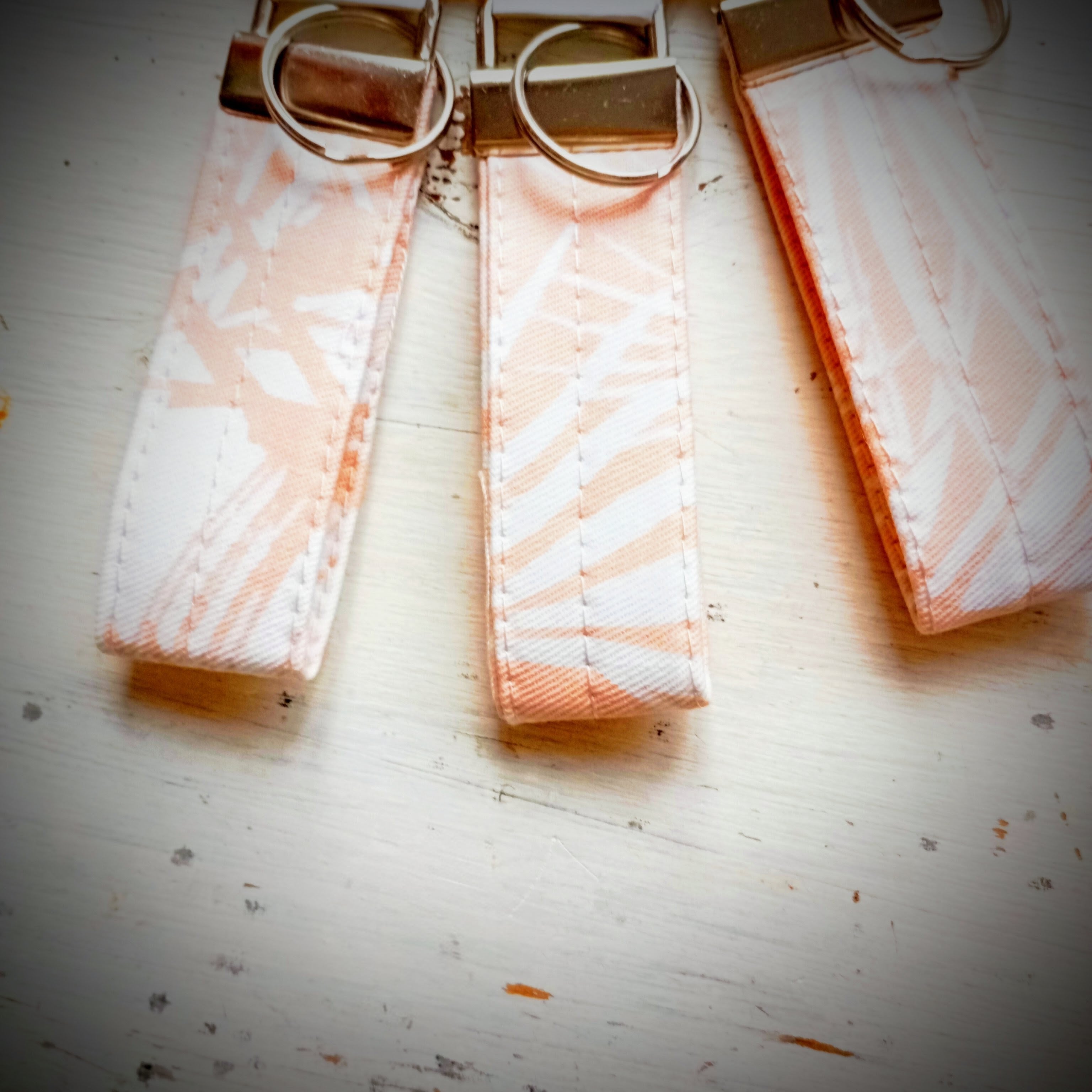 Schlüsselband Apricot-Weiß Palmblätter Baumwolle