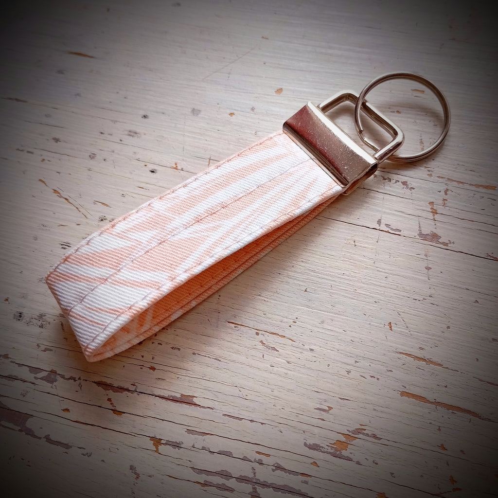 Handgefertigtes Duo: Kosmetik-Tasche & Schlüsselband -Apricot Palmblätter