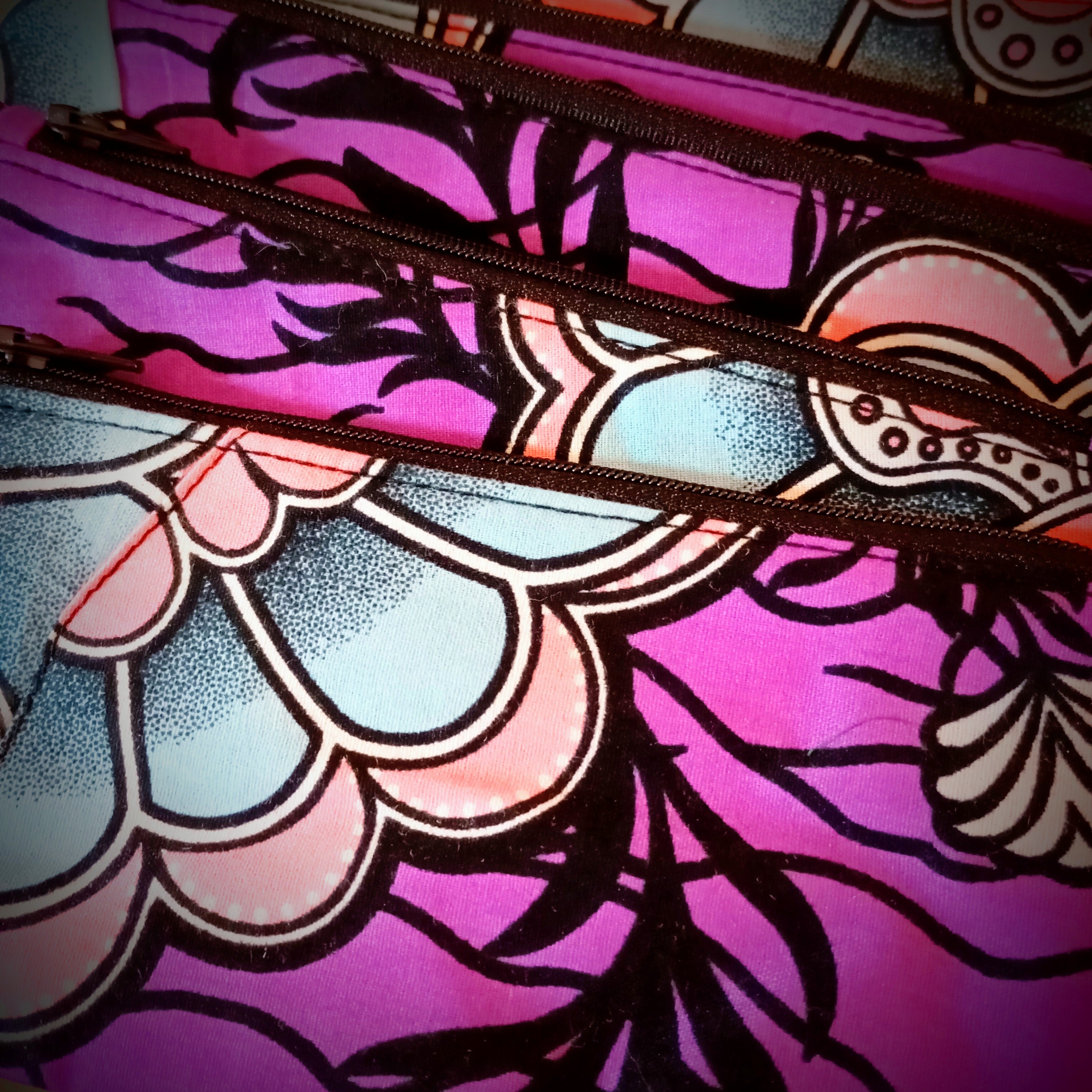 Kosmetik-Tasche Lila & Pastell Ankara-Fabric