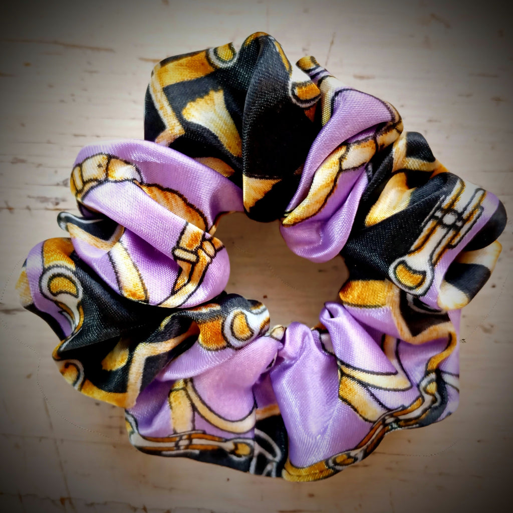 Scrunchie Lila / Schwarz/ Gold gemustert Satin, edel